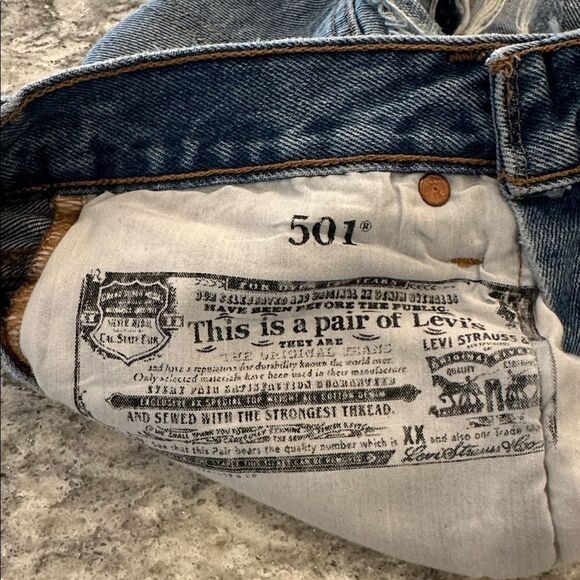 👖 Levi’s 501 Original High-Rise Denim Cutoff Shorts – W24 (2” Inseam) - Picture 5 of 6